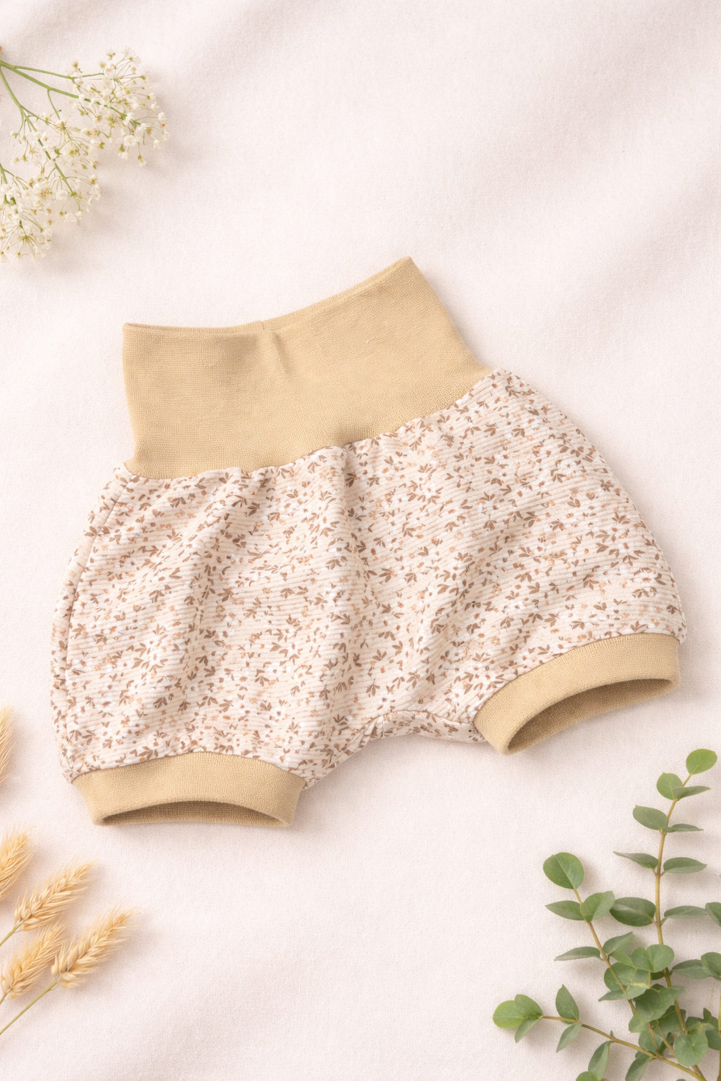 Pumphose kurz ( Blumen/Beige )